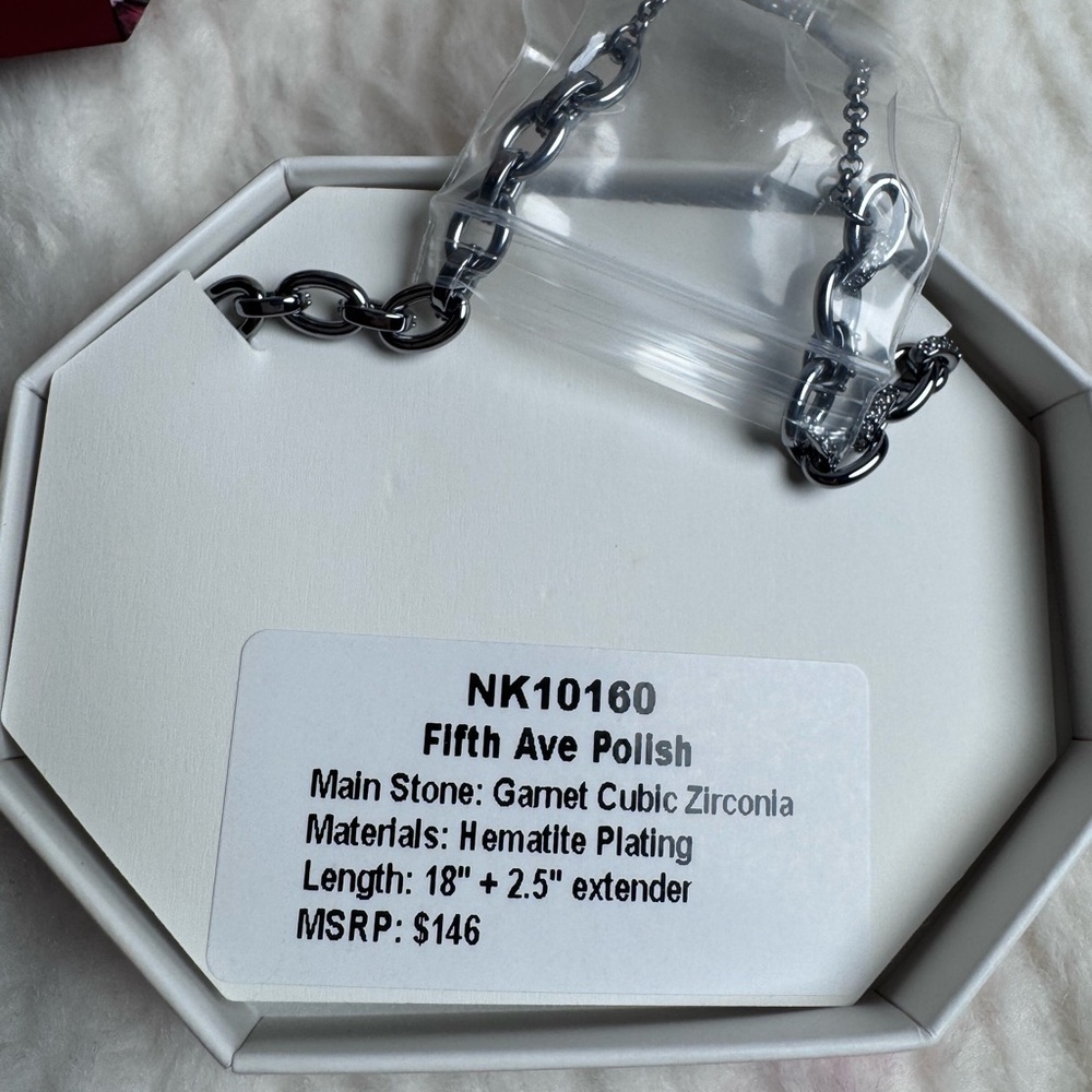 Bomb Party January 2026 Necklace Fifth Avenue Polish - Picture 3 of 3